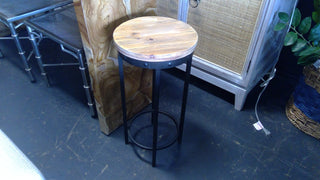 Accent table (Wood / metal)